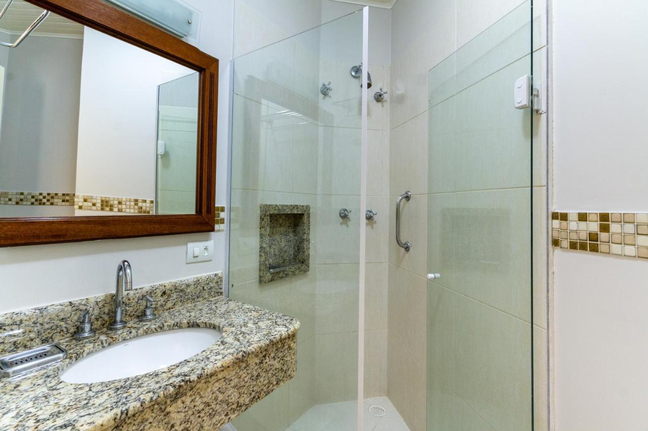 Quarto com Cama de Casal ou 2 de Solteiro
