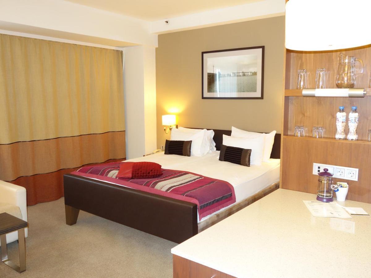 Deluxe Double Room,1549642936:JPEG
