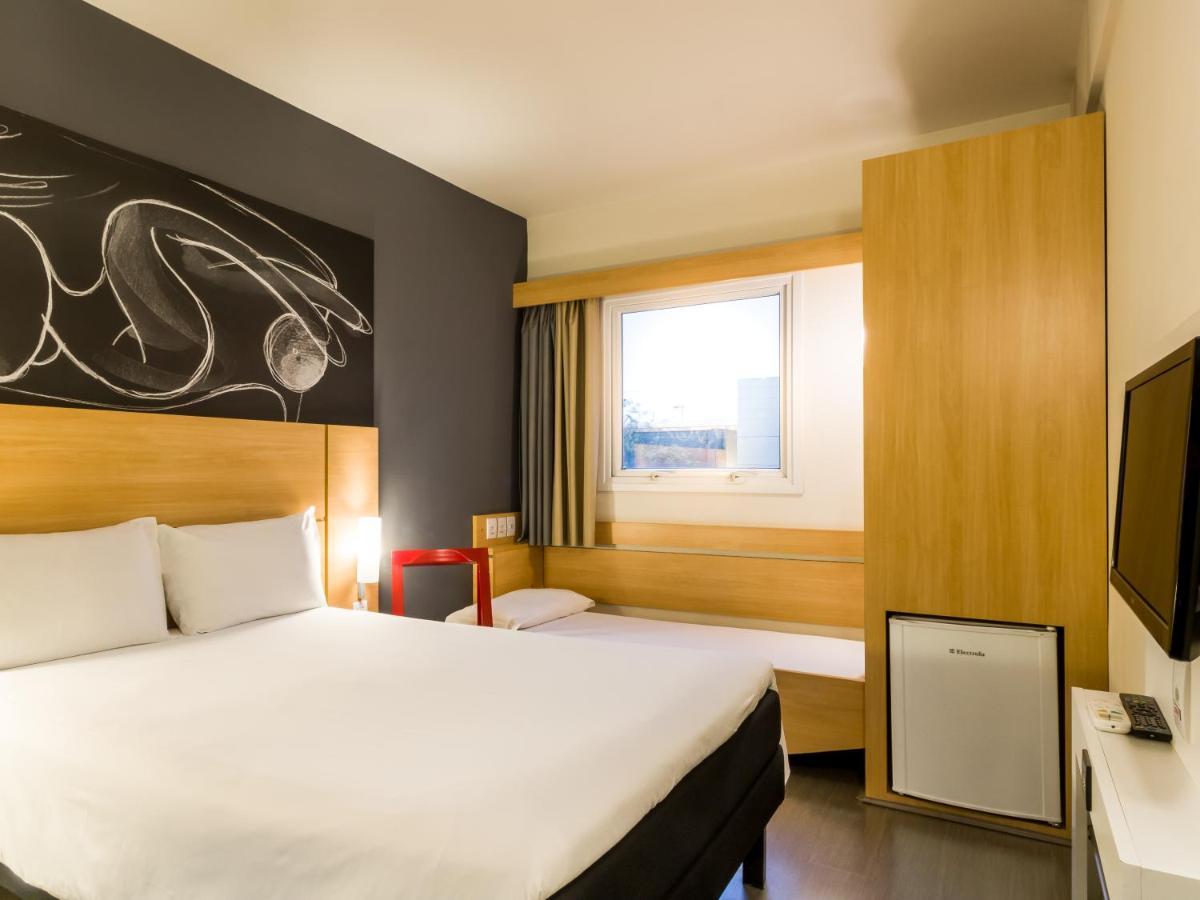Quarto Duplo com Cama Extra