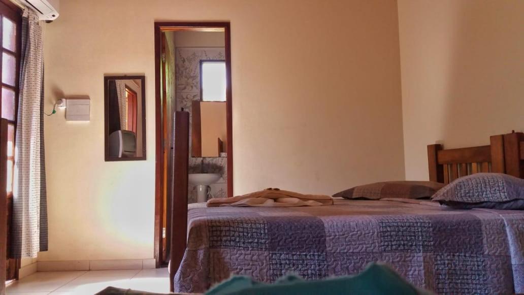 Quarto com Cama de Casal ou 2 de Solteiro e Banheiro Privativo