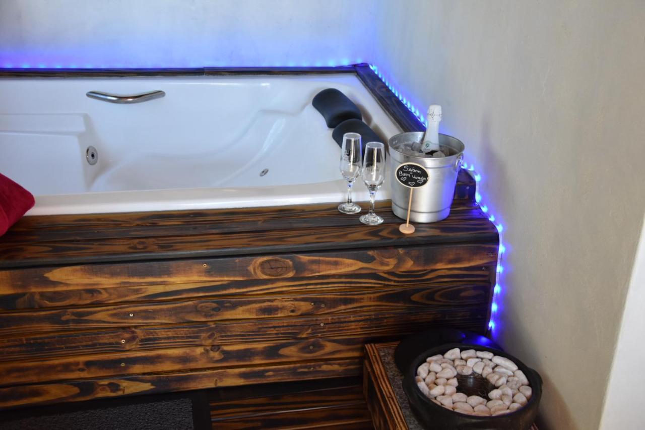 Quarto Duplo com Banheira de Hidromassagem