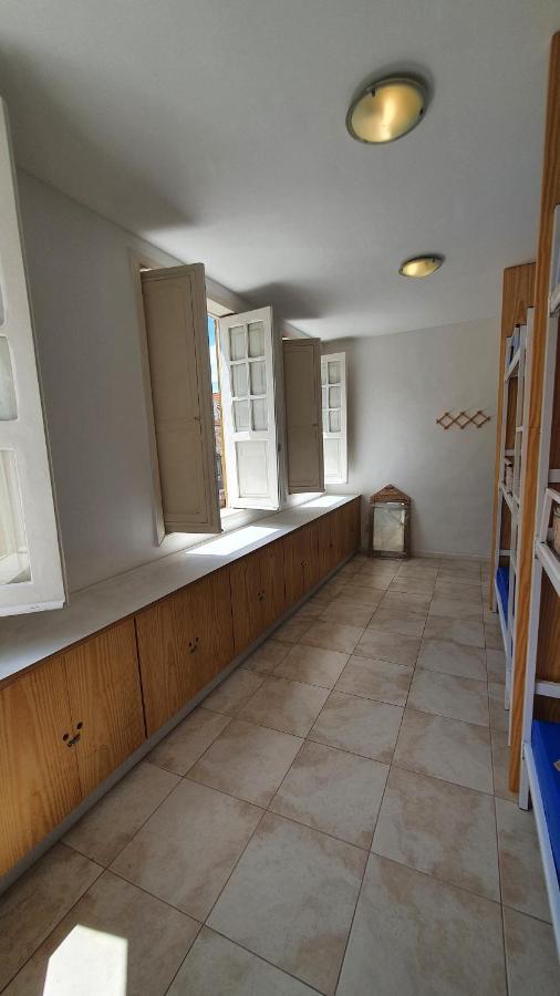 Bed in een Gemengde Slaapzaal met 6 Bedden