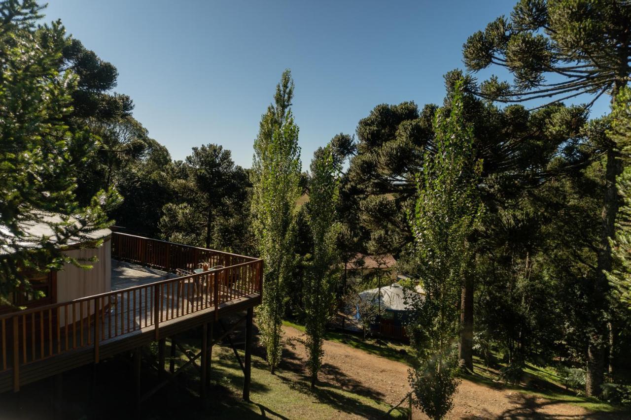 Suíte com Vista do Jardim