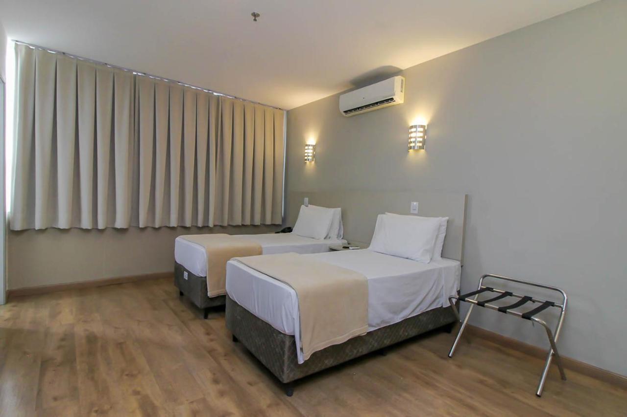 Quarto Premium com 2 Camas de Solteiro