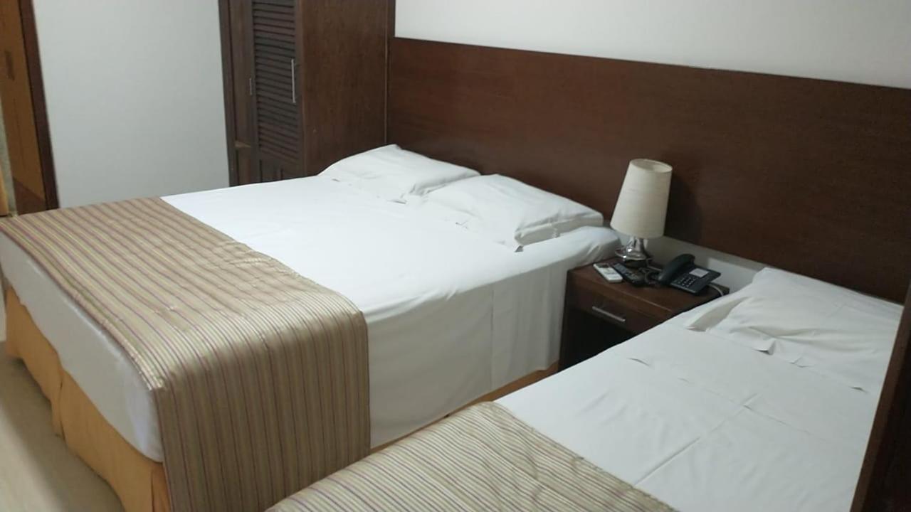 Family Room,1111617156:JPEG