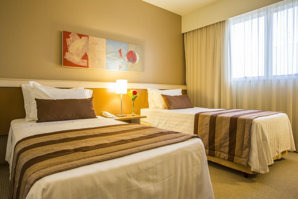 Quarto Premium com 2 Camas de Solteiro