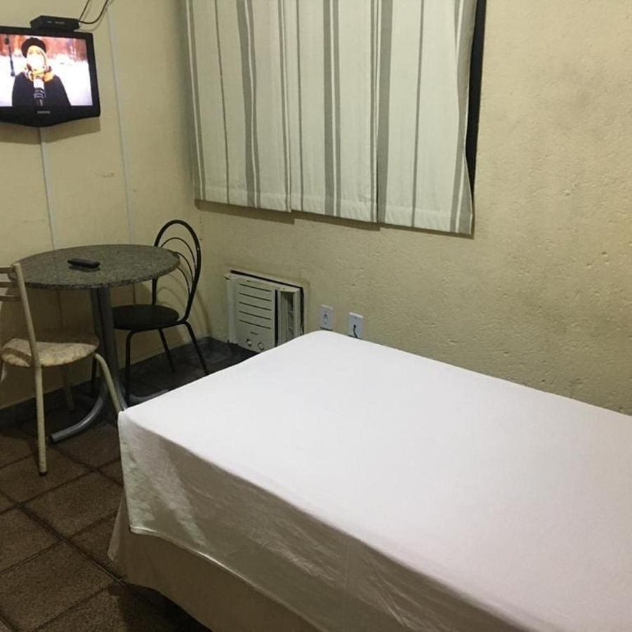 Quarto com 2 Camas de Solteiro