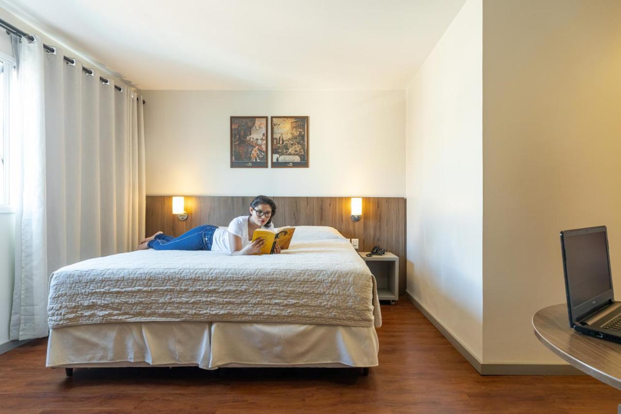 Quarto com Cama King-size