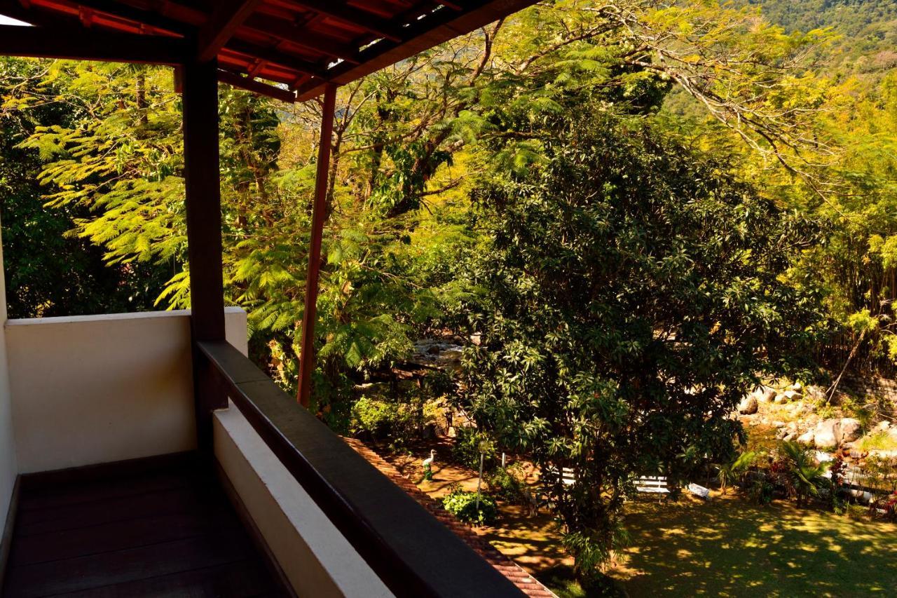 Quarto Queen com Vista para o Jardim