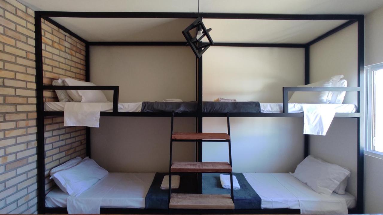 Cama em Dormitório Misto com 4 Camas