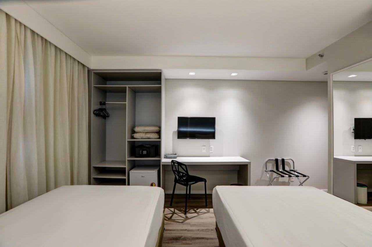 Quarto Superior com 2 Camas de Solteiro