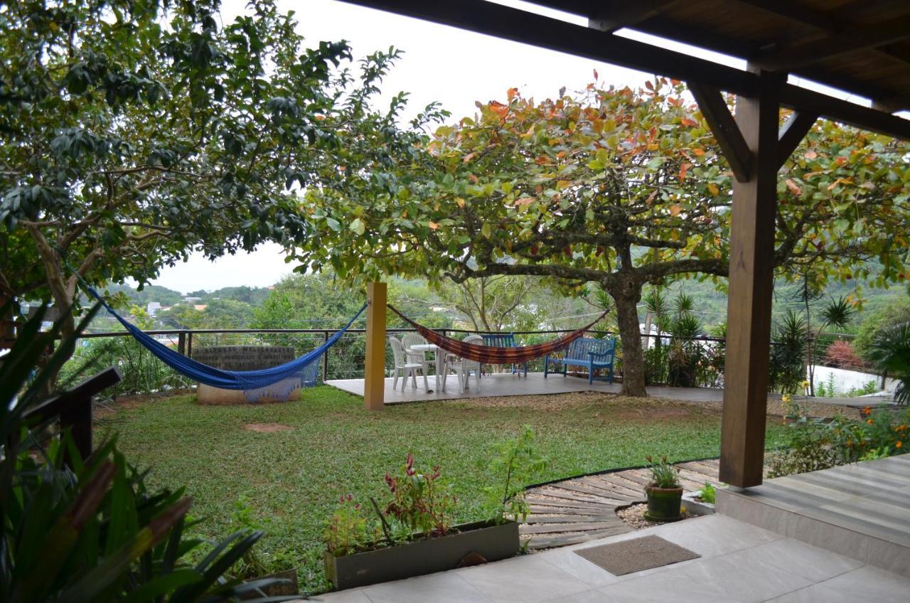 Suíte com Vista do Jardim