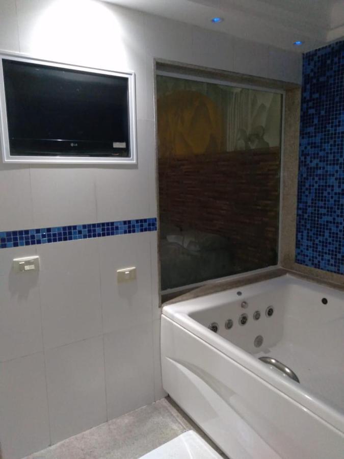 Suíte Deluxe com Banheira de Hidromassagem