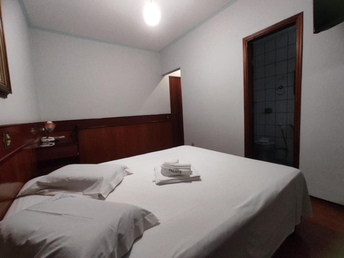 Quarto com Cama de Casal ou 2 de Solteiro