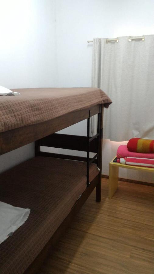 Quarto Standard com 2 Camas de Solteiro e Banheiro Compartilhado