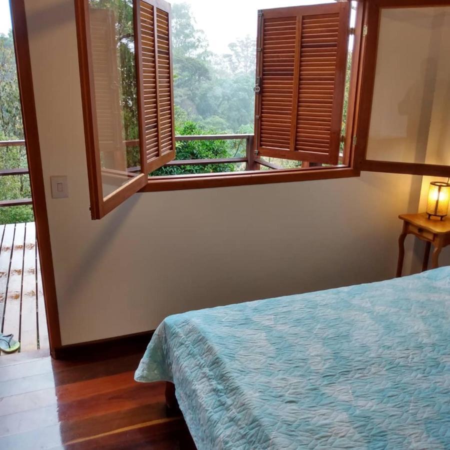 Quarto Deluxe (2 Adultos + 1 Criança)