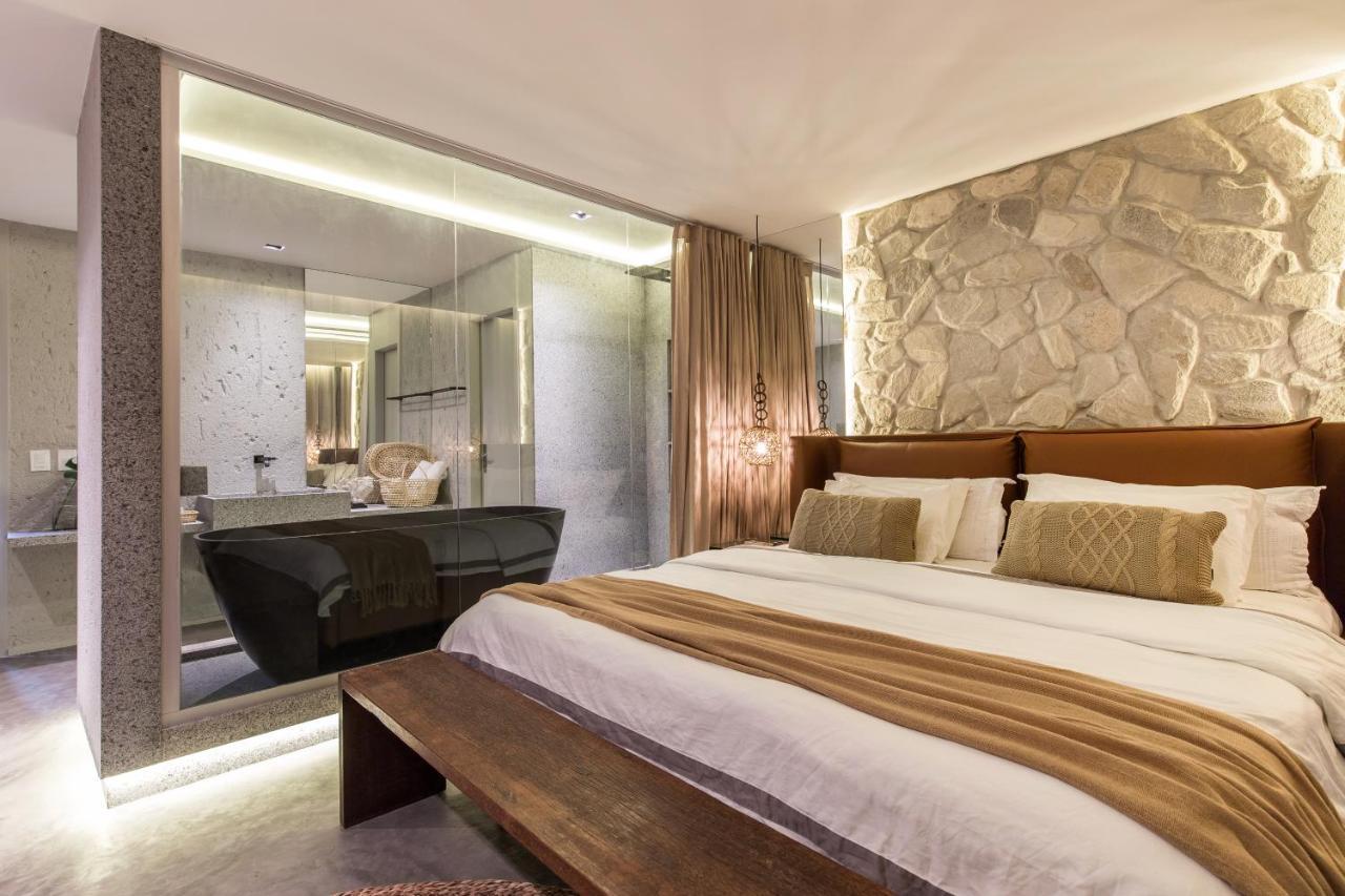 Quarto Duplo com Banheira Oval