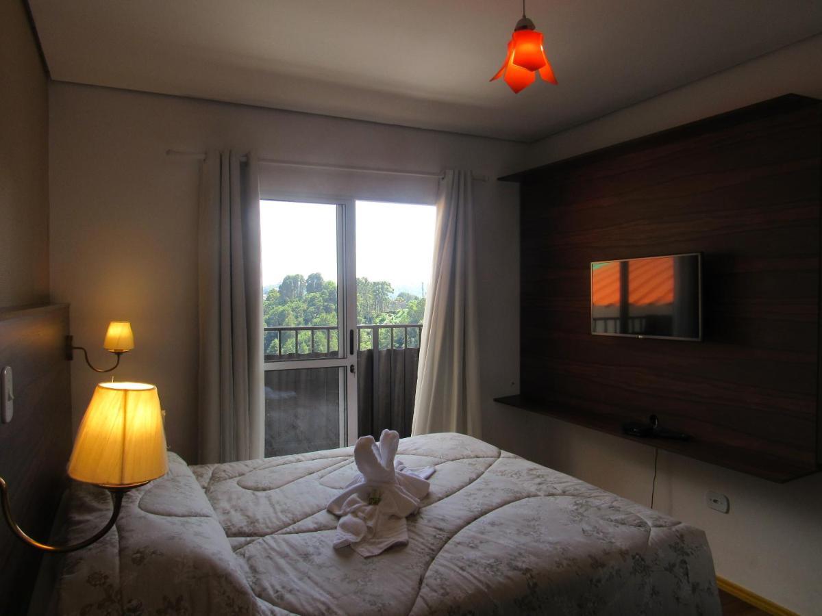 Quarto Duplo com Vista das Montanhas