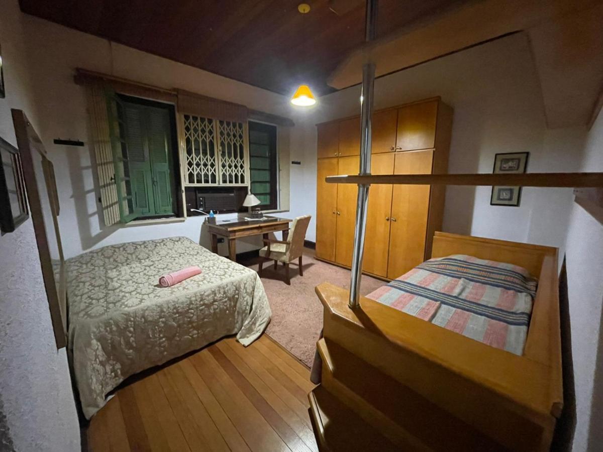 Quarto Duplo com Cama Extra
