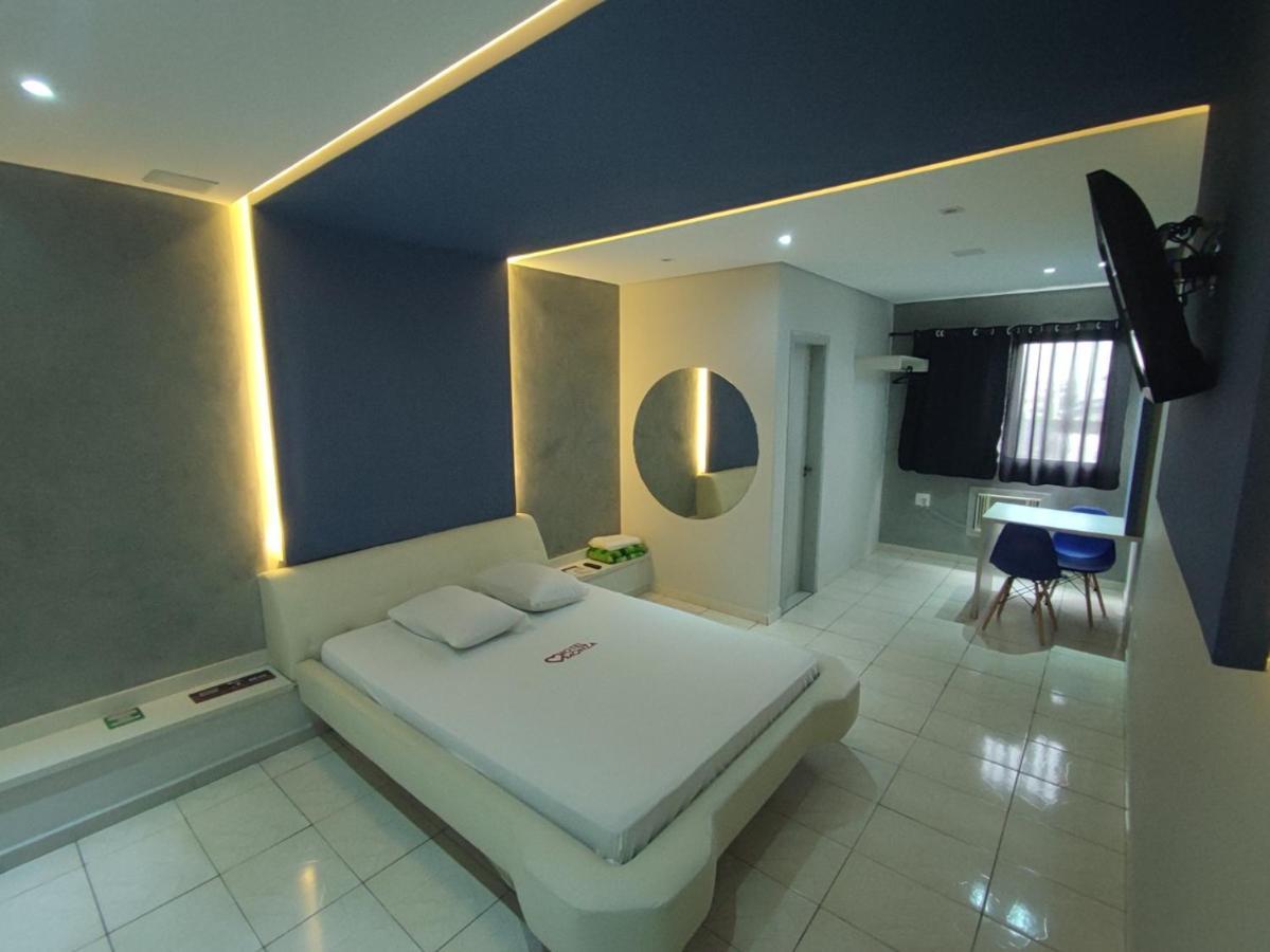 Executive Suite,1197784450:JPEG
