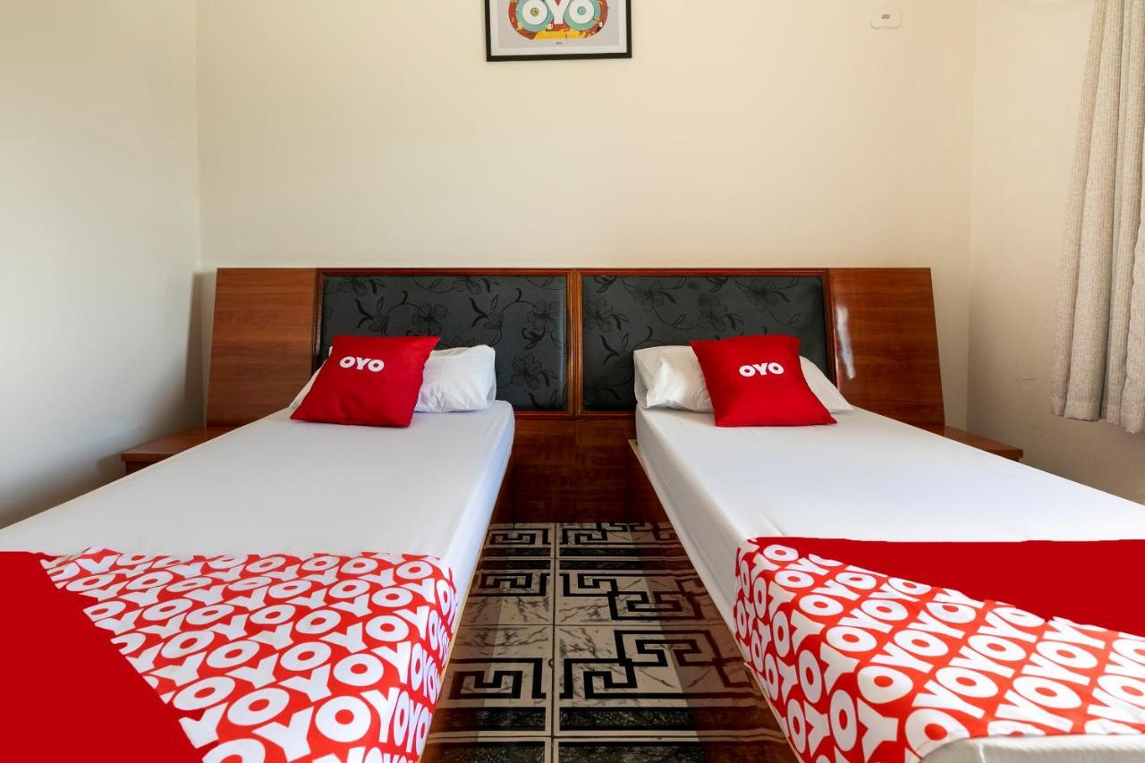 Quarto com 2 Camas de Solteiro