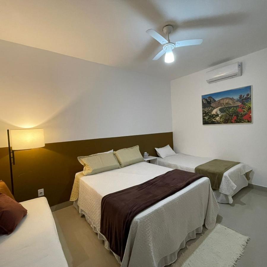 Quarto Triplo com Banheiro Privativo