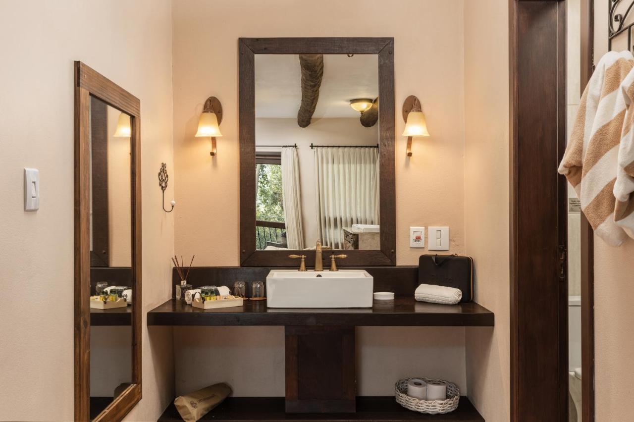 King Suite Spa Bath