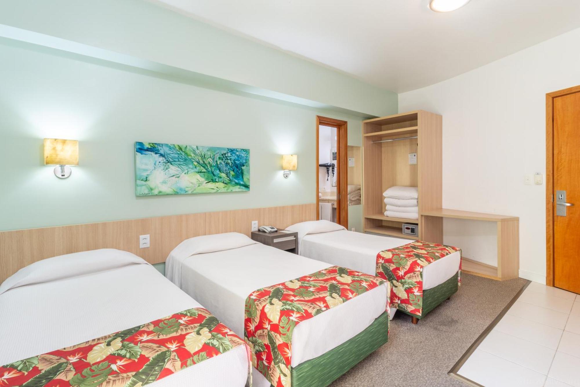 Standard Triple Room,689011086:JPEG
