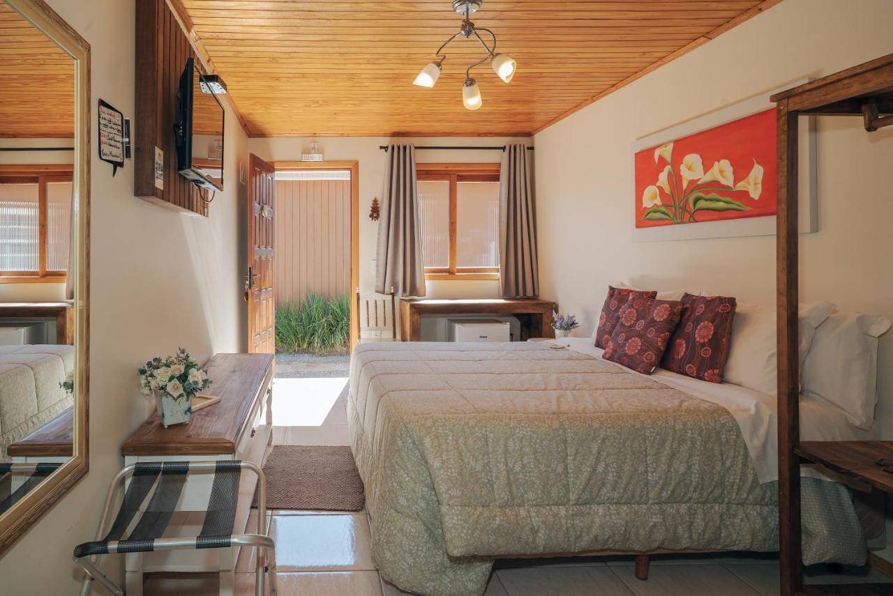 Standard Suite,1349041643:JPEG