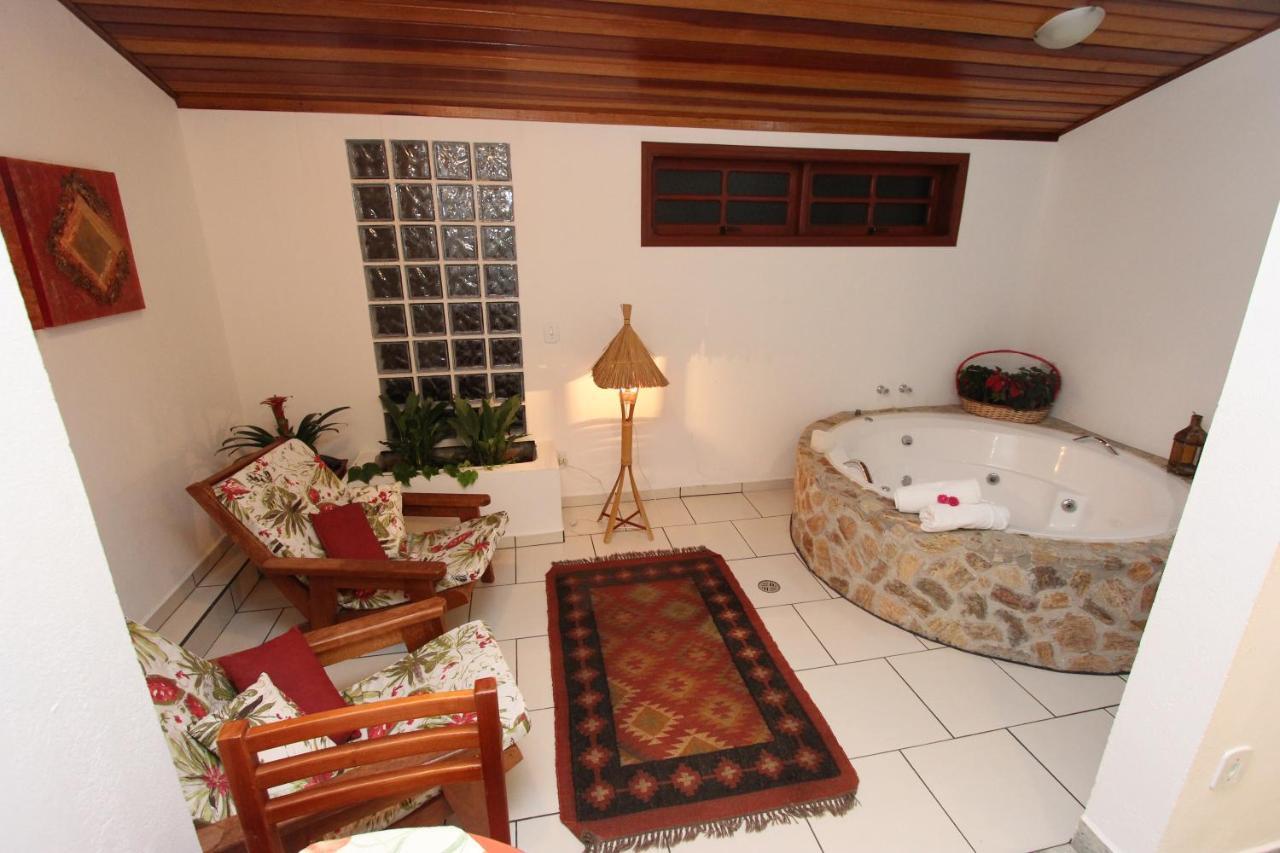 Suíte com Banheira de Hidromassagem