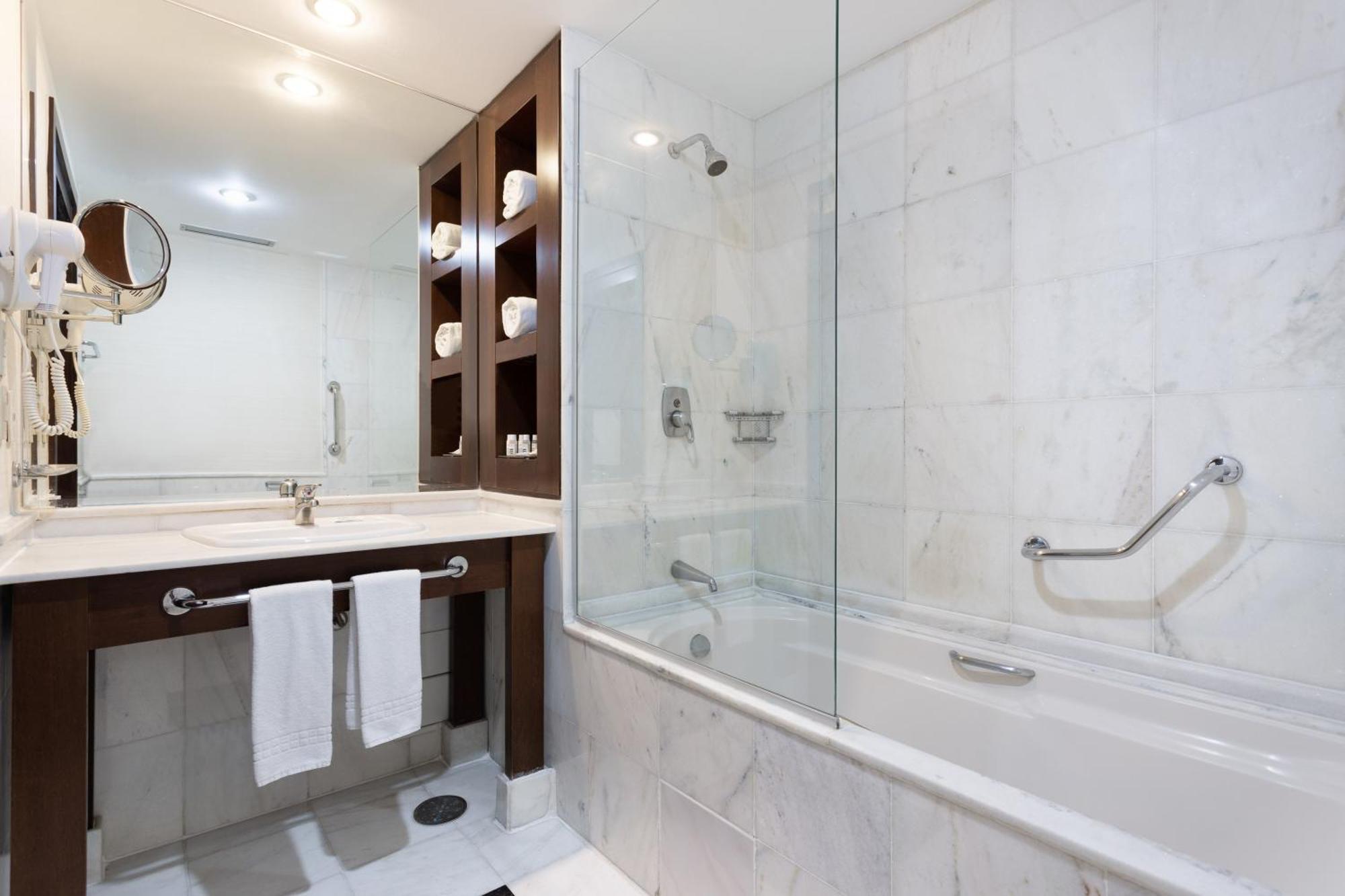 One-Bedroom Executive Apartment with One King Bed,1623648433:JPEG