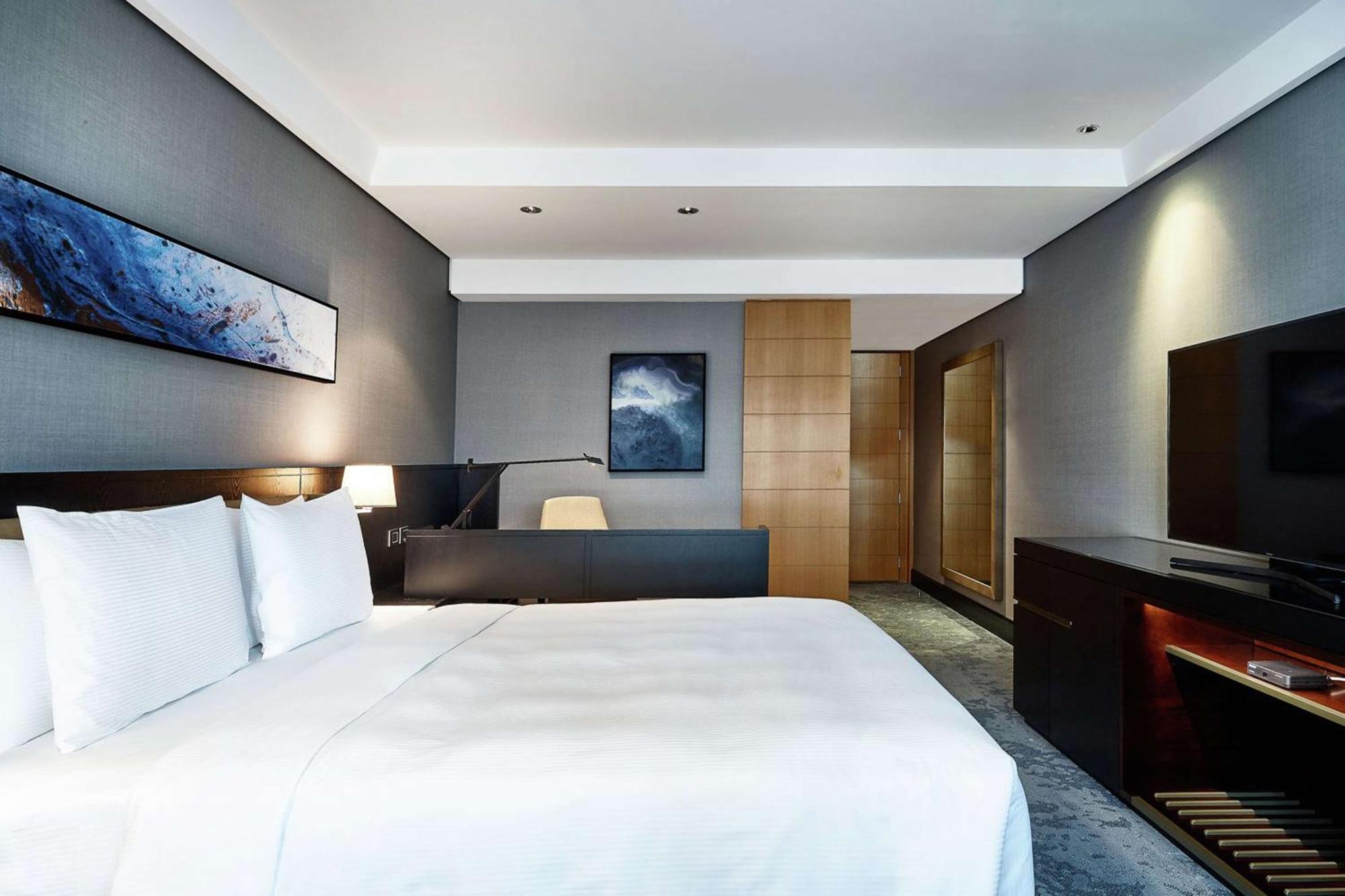 King Room with Estaiada Bridge View,1697844103:JPEG