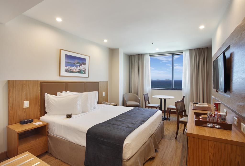 Quarto com 2 Camas de Solteiro e Vista do Mar