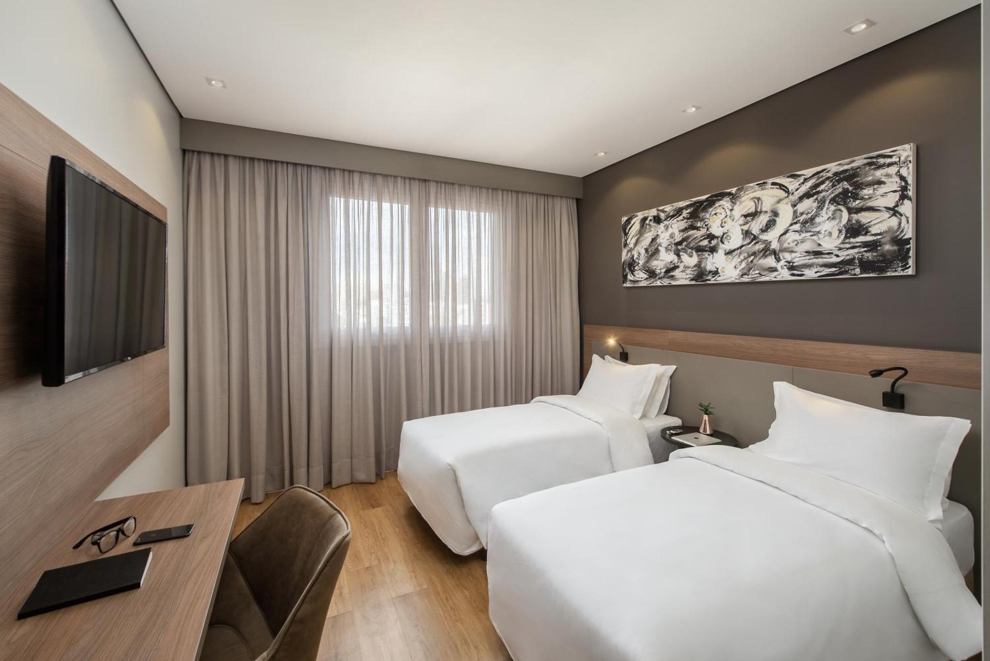 Quarto com 2 Camas de Solteiro - Acesso para Hóspedes com Mobilidade Reduzida