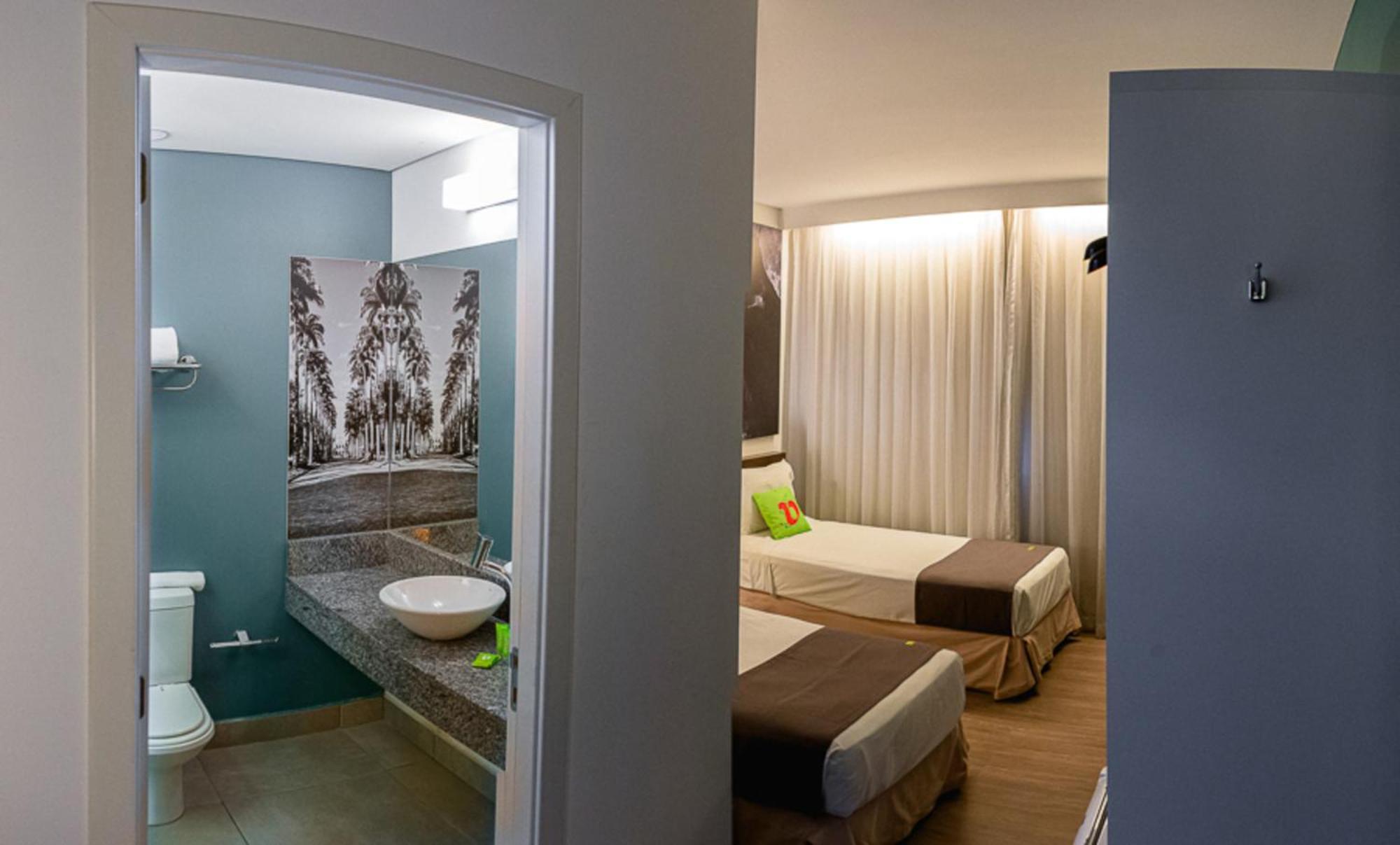 Quarto com 2 Camas de Solteiro