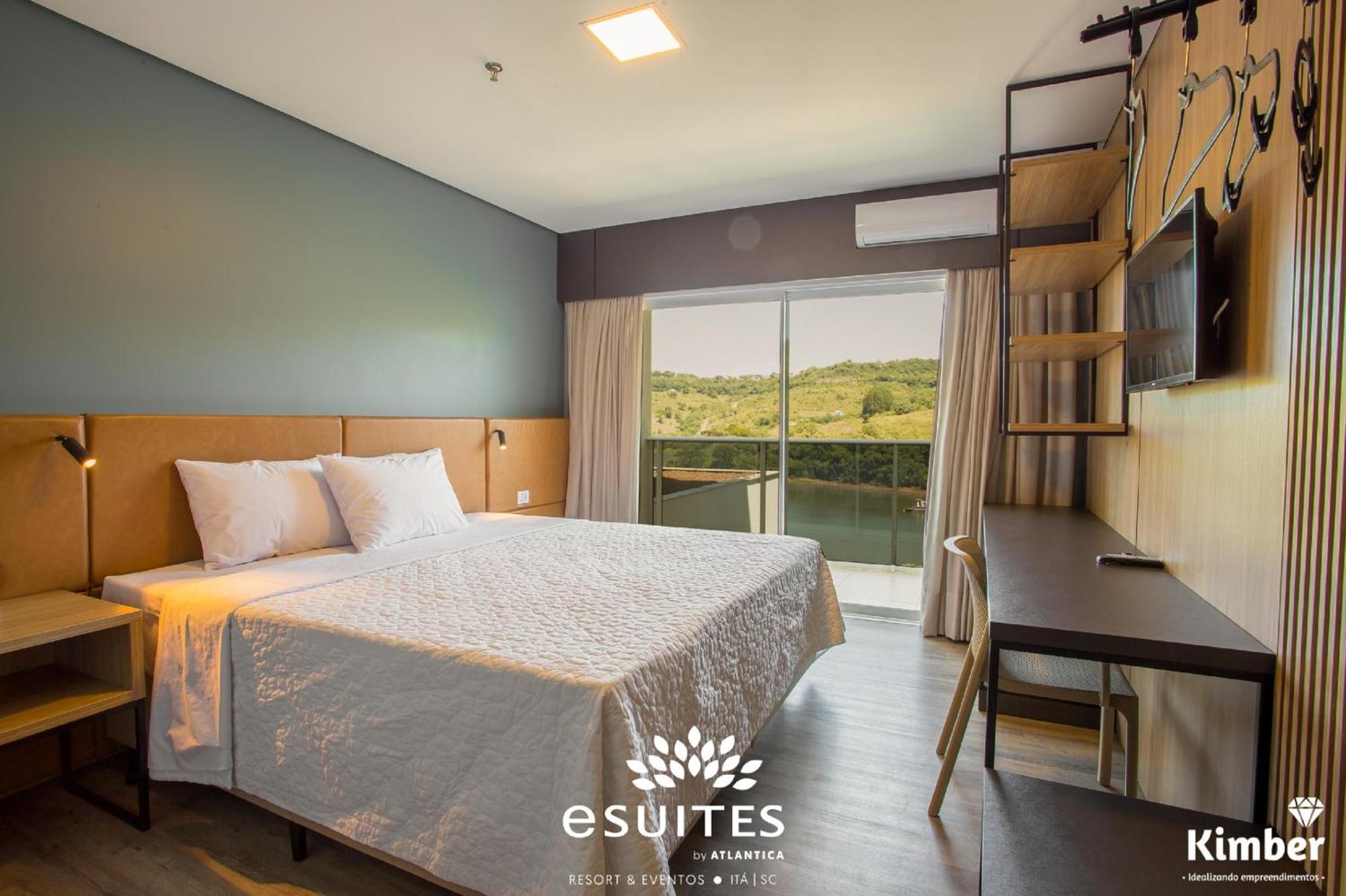 Quarto Duplo com Vista do Lago