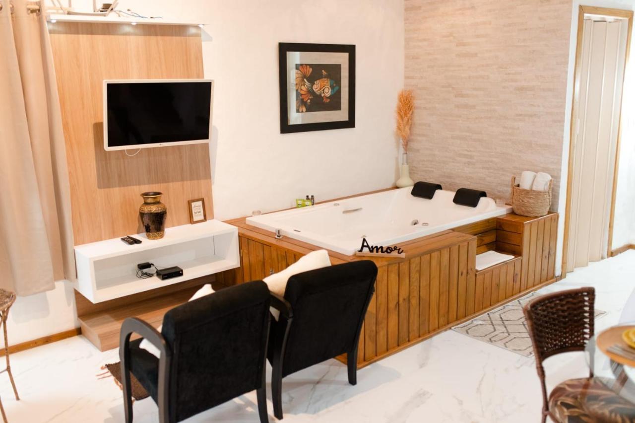 Studio with Spa Bath