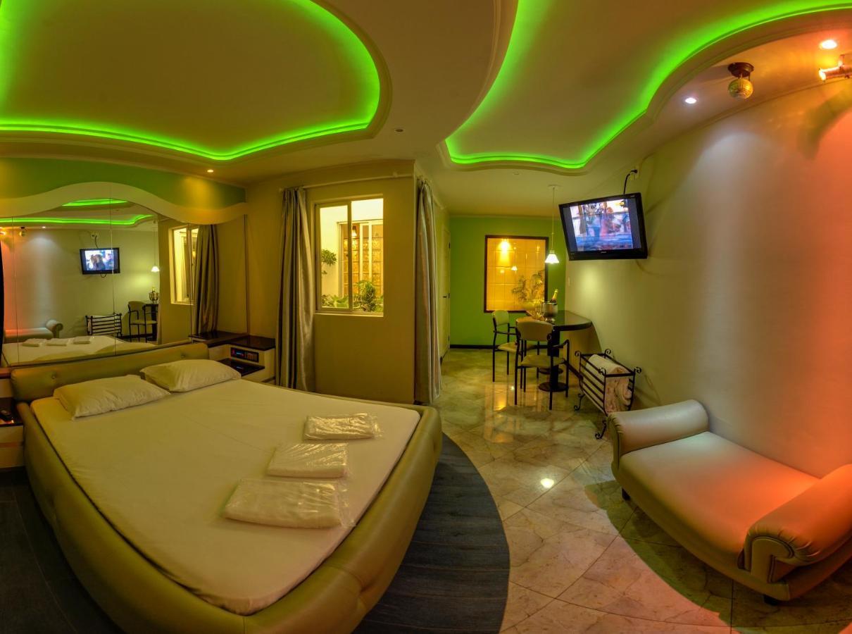 Suíte Deluxe com Banheira de Hidromassagem