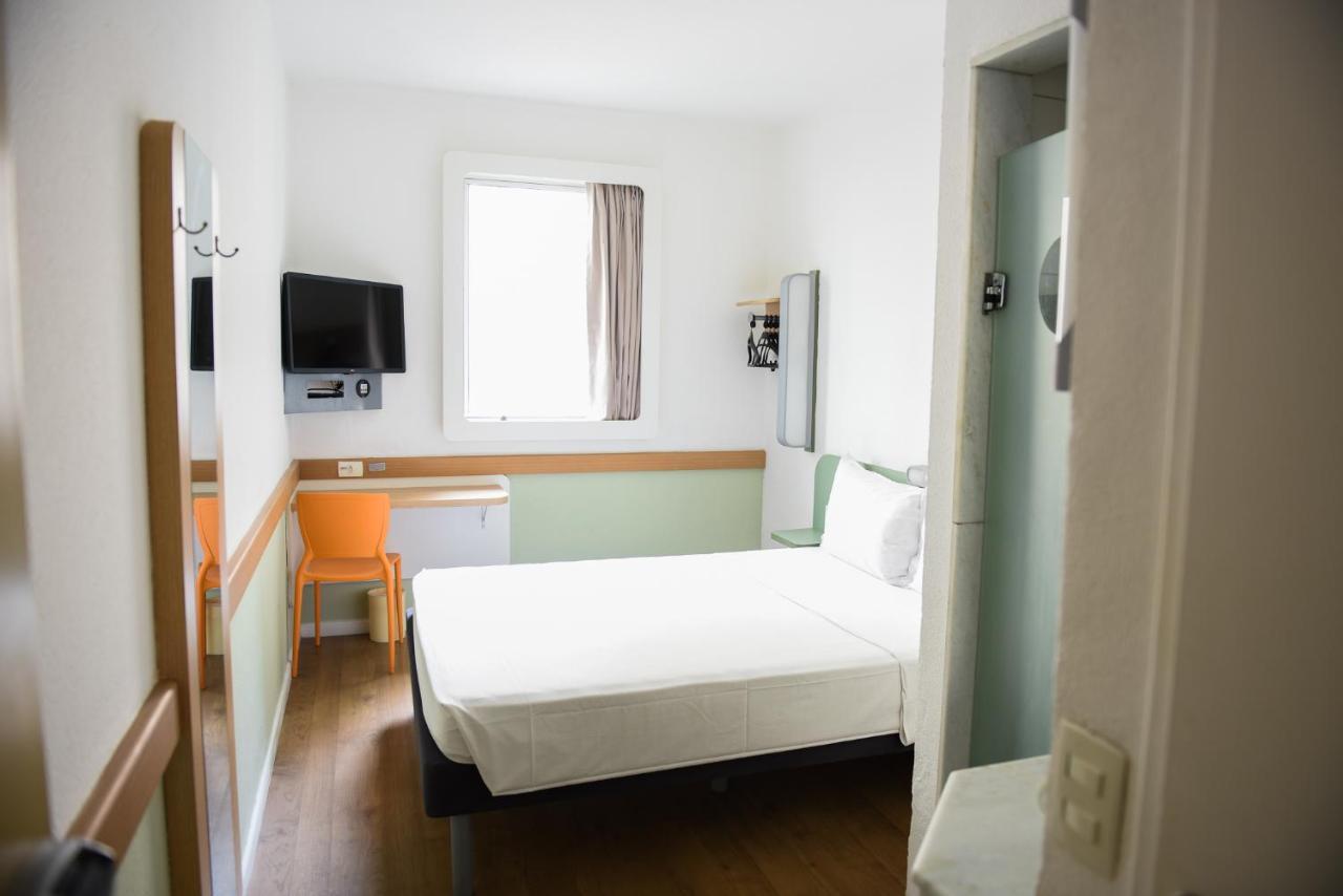 Standard Room with Double Bed and Bunk Bed,1316754427:JPEG