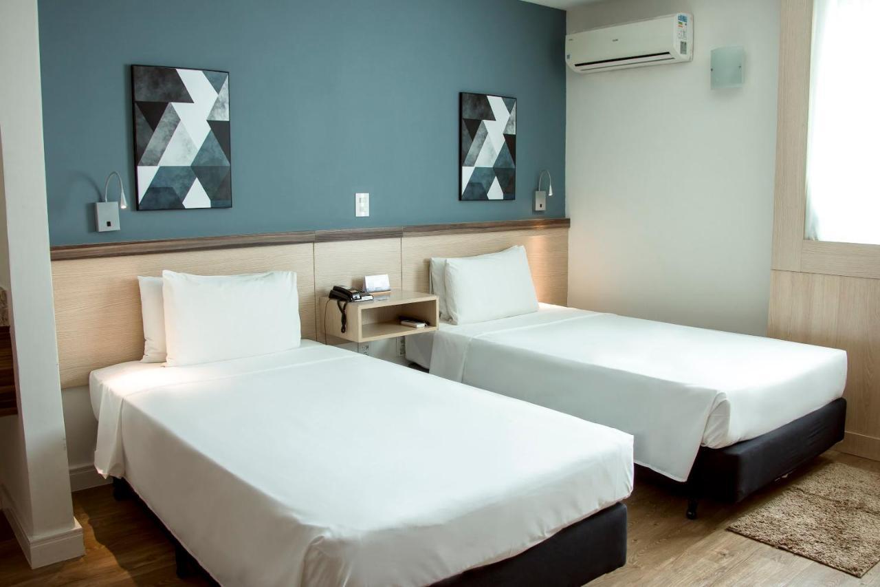 Quarto Deluxe com 2 Camas de Solteiro