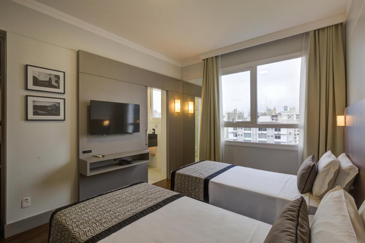 Quarto Luxo com 2 Camas de Solteiro