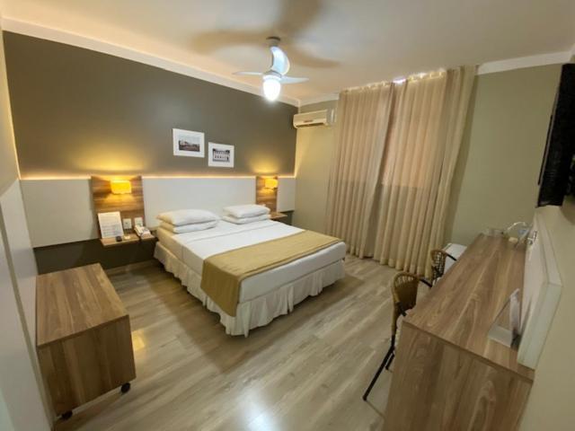 Deluxe Room,890763592:JPEG