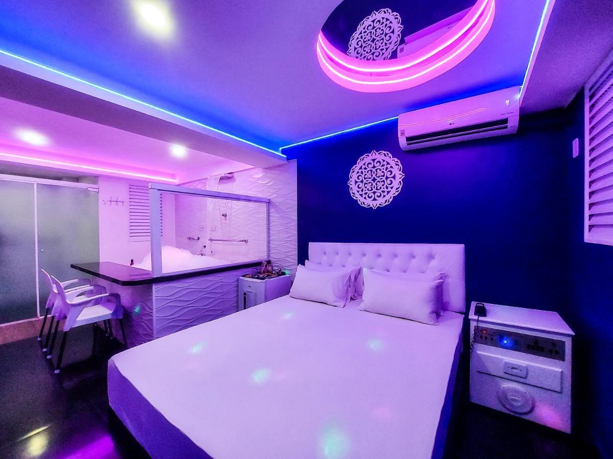 Doppelzimmer mit Whirlpool-Badewanne