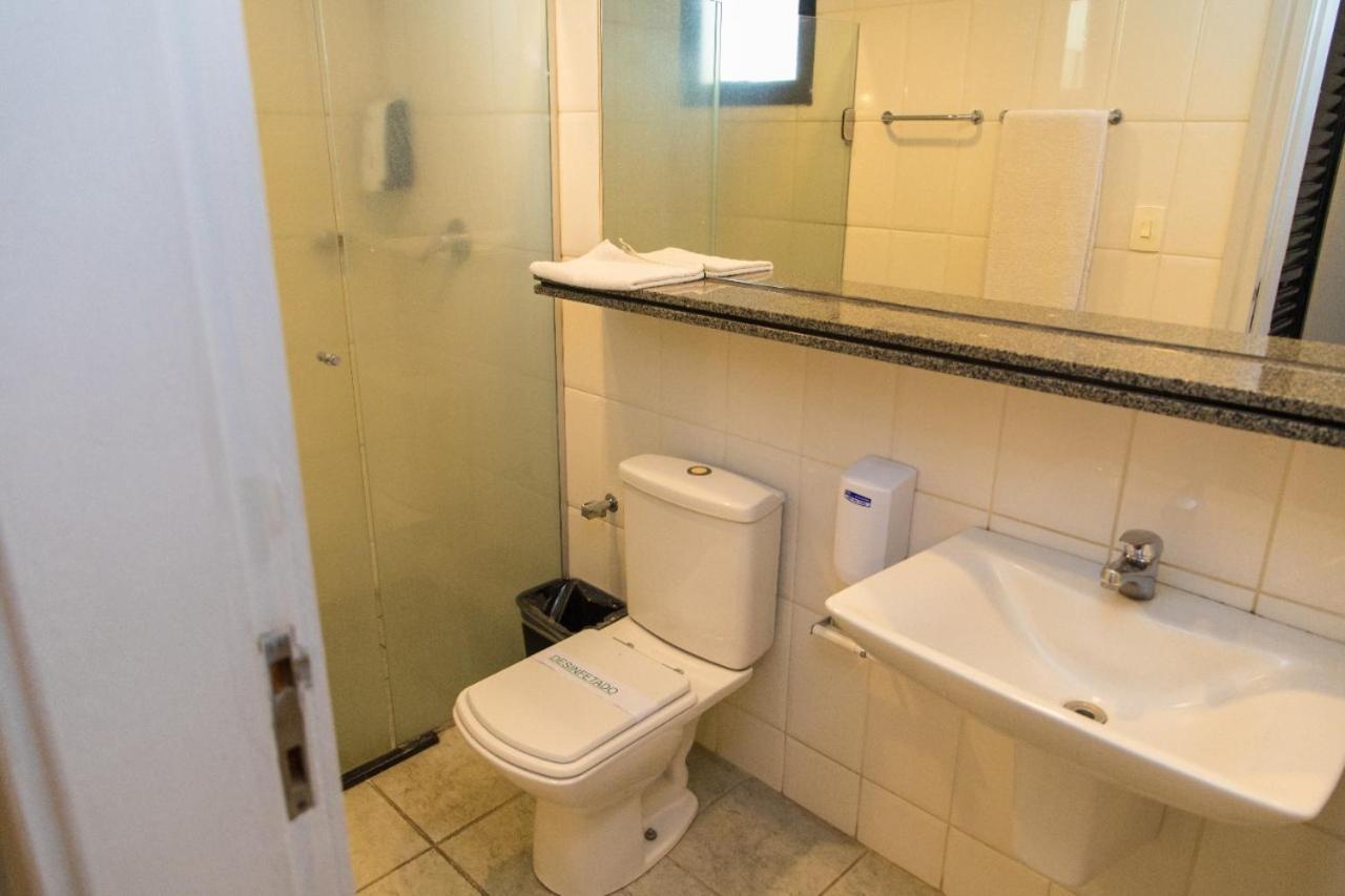 Quarto Duplo Deluxe com 2 Camas de Casal