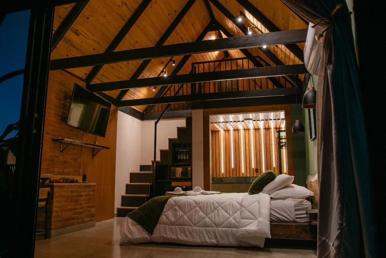 Chalé Deluxe com Hidromassagem Dupla e Vista para Montanhas,1364885546:JPEG