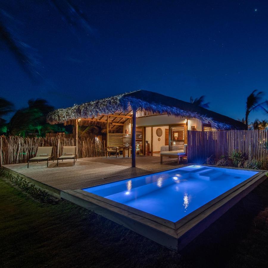Bungalow Ocean Pool,1368351680:JPEG