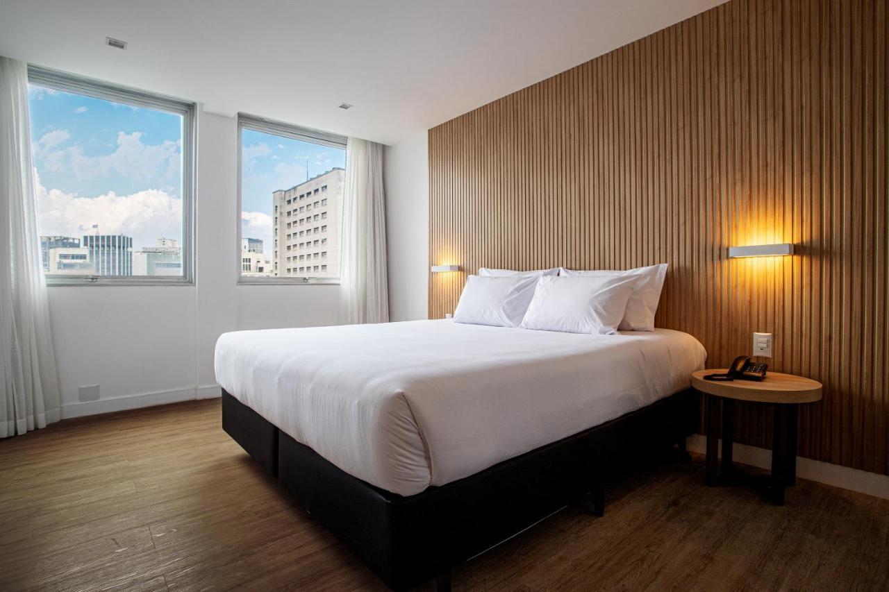 Zimmer mit Kingsize-Bett