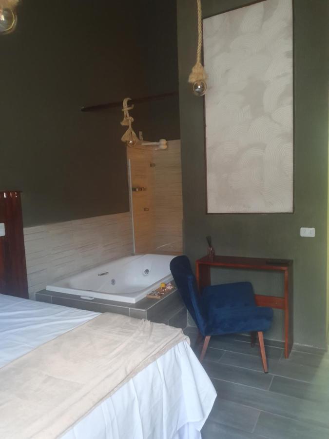 Suíte Deluxe com Banheira de Hidromassagem