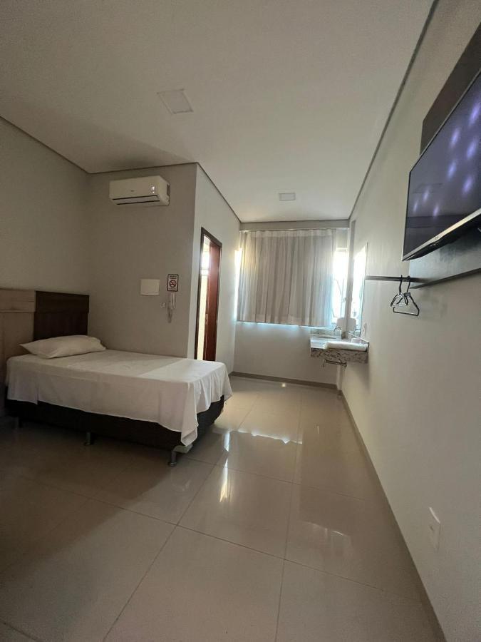Quarto Individual com Banheiro Privativo