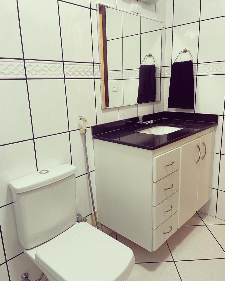 Quarto Triplo Básico com Banheiro Compartilhado